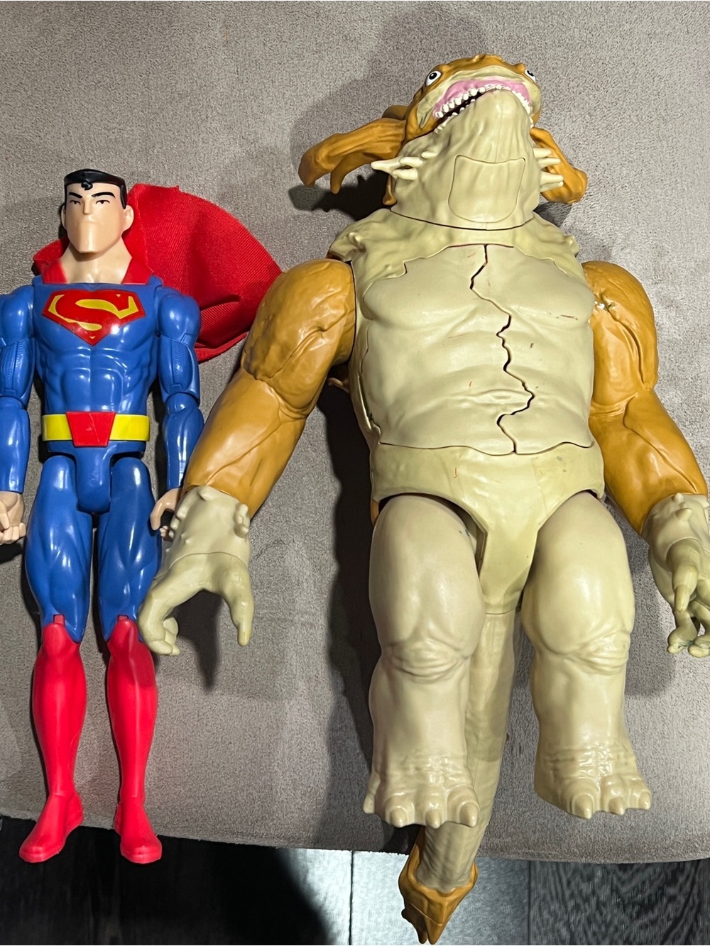 DC Comics 12” Superman & 14” Kaiju Slime Battle figure titans set of 2